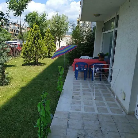 Daire апартамент в видом на бассейн 